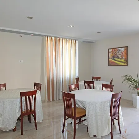 Star Sarande